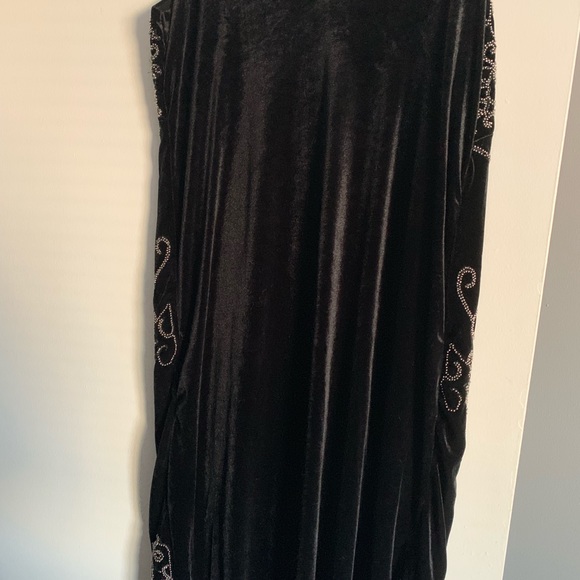 Velvet little black dress NWOT! - Picture 5 of 5